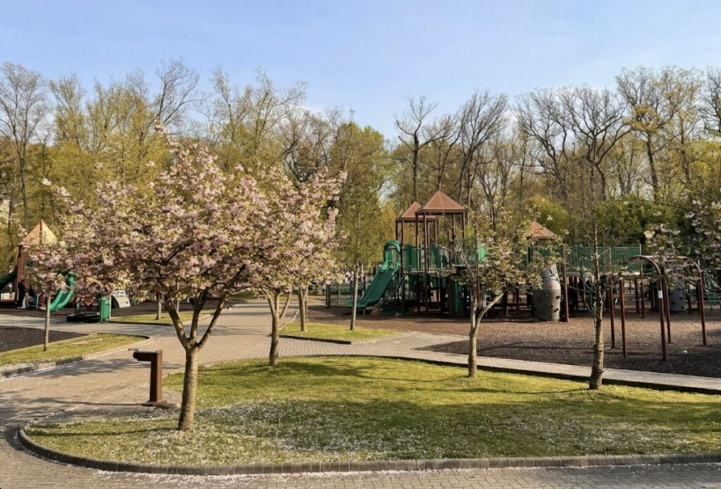 Close to Van Saun Park and the Route 4 Corridor